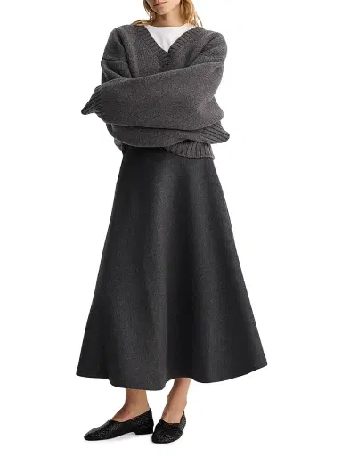 RÓHE Women's Compact-Knit Wool V-Neck Sweater | Thumbnail 2 RÓHE Women's Compact-Knit Wool V-Neck Sweater | Thumbnail 2