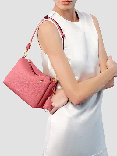 MAISON de SABRÉ Women's The Twist Handle - Candy Plum | Thumbnail 2 MAISON de SABRÉ Women's The Twist Handle - Candy Plum | Thumbnail 2