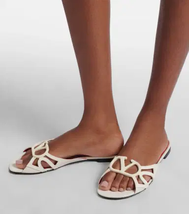 Valentino Garavani Wonderweb VLogo leather slides | Thumbnail 5 Valentino Garavani Wonderweb VLogo leather slides | Thumbnail 5