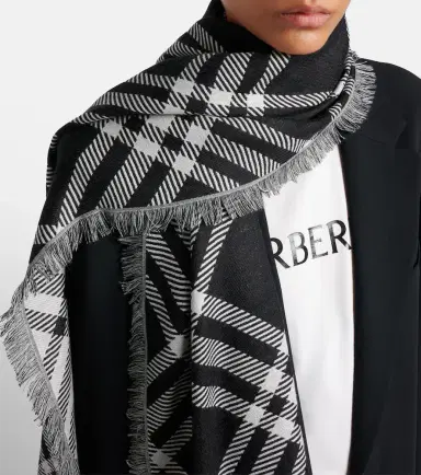 Burberry Check wool and silk scarf | Thumbnail 5