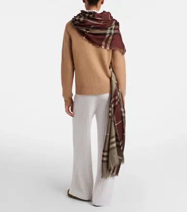 Burberry Check wool and silk scarf | Thumbnail 5