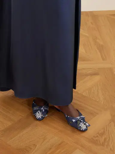 Manolo Blahnik + Emilia Wickstead Bow-embellished Floral-print Grosgrain Flats | Thumbnail 2