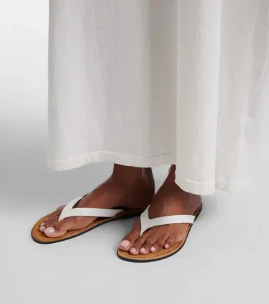 The Row Beach leather thong sandals | Thumbnail 6