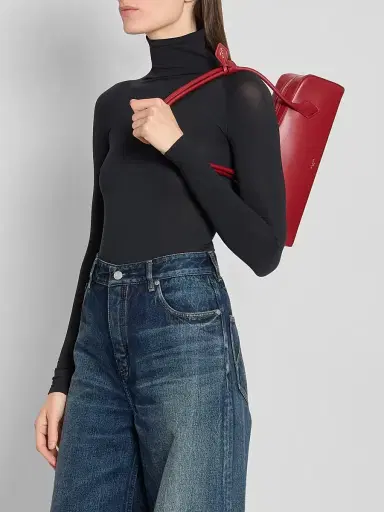 Alaïa Women's Le Teckel Medium Leather Shoulder Bag | Thumbnail 2 Alaïa Women's Le Teckel Medium Leather Shoulder Bag | Thumbnail 2