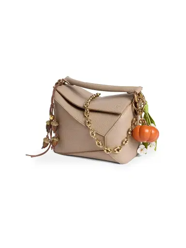 LOEWE Women's x Paula's Ibiza Strawberry Flower Charm - Green White | Thumbnail 3 LOEWE Women's x Paula's Ibiza Strawberry Flower Charm - Green White | Thumbnail 3