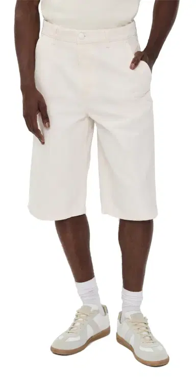 AMI Loose Bermuda Shorts 14 | Thumbnail 1 AMI Loose Bermuda Shorts 14 | Thumbnail 1