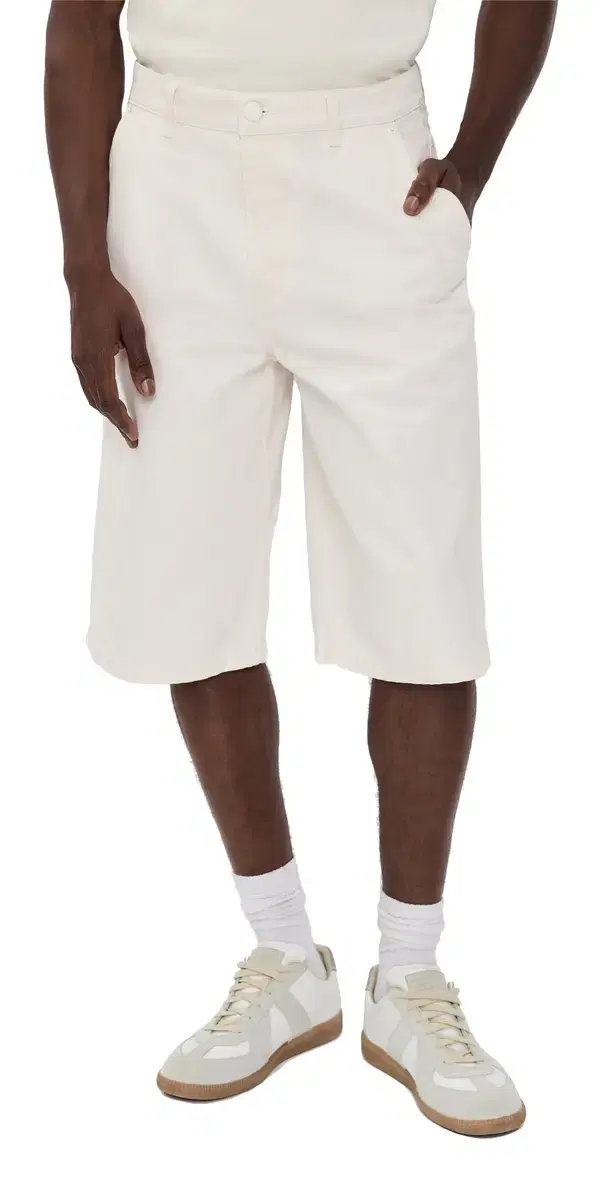AMI Loose Bermuda Shorts 14 Blanc Creme
