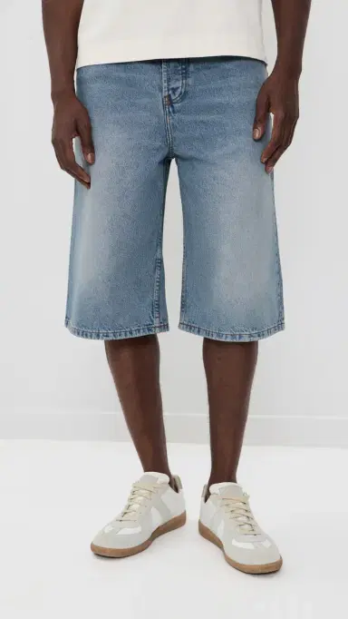 AMI Large Fit Bermuda Shorts 14 BLEU USED | Thumbnail 2