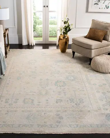 Safavieh Fonda Hand Knotted Rug | Thumbnail 2