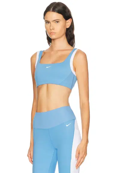 Nike Light Support Sports Bra | Thumbnail 2