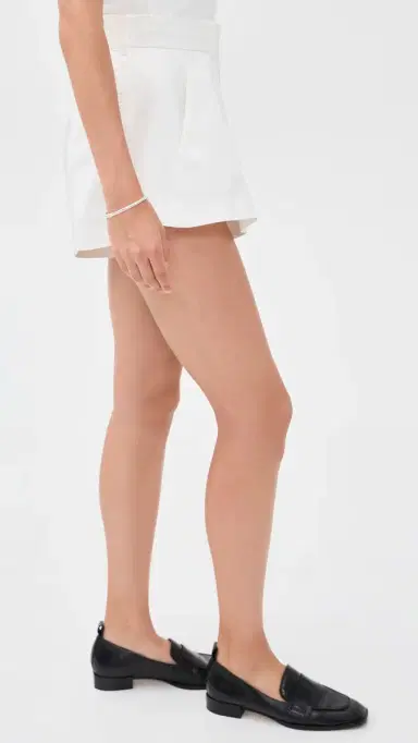 RENGGLI Flared Shorts Chalk | Thumbnail 4 RENGGLI Flared Shorts Chalk | Thumbnail 4