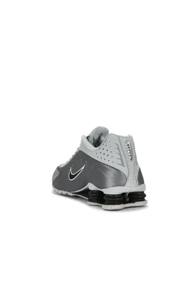 Nike Shox R4 Sneaker | Thumbnail 5