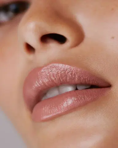 Victoria Beckham Posh Lipstick | Thumbnail 2