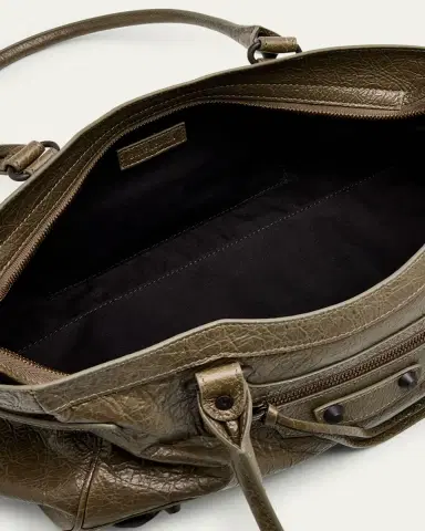 Balenciaga Le City East-West Shoulder Bag in Leather | Thumbnail 4 Balenciaga Le City East-West Shoulder Bag in Leather | Thumbnail 4