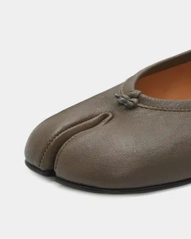 Maison Margiela Tabi Leather Split-Toe Ballerina Flats | Thumbnail 3 Maison Margiela Tabi Leather Split-Toe Ballerina Flats | Thumbnail 3