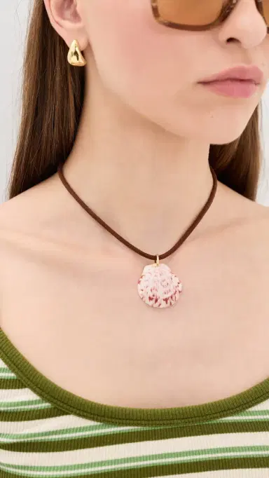 SHASHI Cord Scallop Necklace Brown One Size | Thumbnail 3