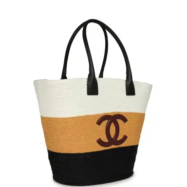 Chanel Chanel Maxi Coco Beach Small Shopping Bag White, Dark Beige, Black Raffia and Calfskin | Thumbnail 2 Chanel Chanel Maxi Coco Beach Small Shopping Bag White, Dark Beige, Black Raffia and Calfskin | Thumbnail 2
