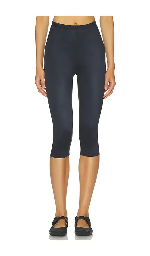 NikeSKIMS Shine Drawcord 17 Inch Crop Leggings
