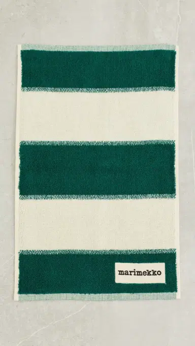 Marimekko Galleria Guest Towel Emerald/Melon One Size | Thumbnail 2 Marimekko Galleria Guest Towel Emerald/Melon One Size | Thumbnail 2