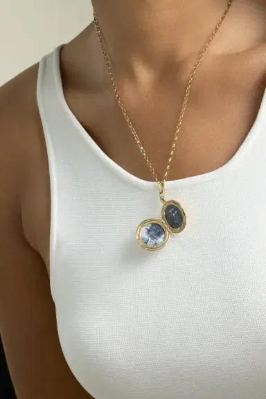 MONICA RICH KOSANN Diamond Vintage Arrow Locket Necklace | Thumbnail 4 MONICA RICH KOSANN Diamond Vintage Arrow Locket Necklace | Thumbnail 4