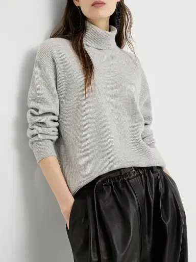 Brunello Cucinelli Women's Cashmere English Rib Turtleneck Sweater with Monili | Thumbnail 5 Brunello Cucinelli Women's Cashmere English Rib Turtleneck Sweater with Monili | Thumbnail 5