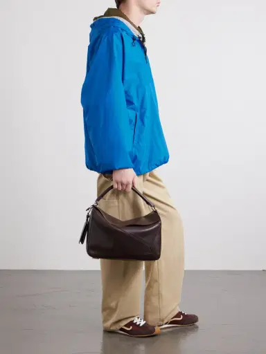 Loewe Puzzle Featherlight Large Leather Messenger Bag - Men | Thumbnail 2 Loewe Puzzle Featherlight Large Leather Messenger Bag - Men | Thumbnail 2