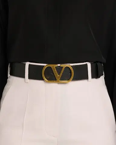 Valentino Garavani Reversible VLogo Signature Signature Leather Belt, 40mm | Thumbnail 2 Valentino Garavani Reversible VLogo Signature Signature Leather Belt, 40mm | Thumbnail 2