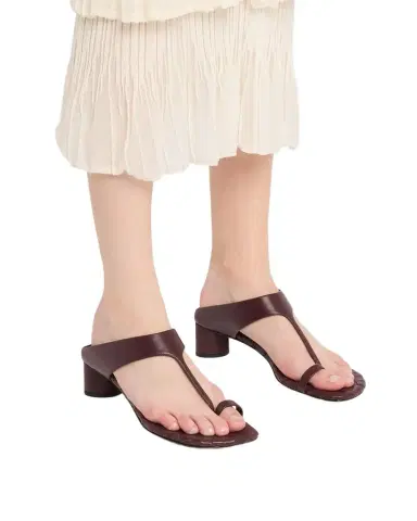 Bottega Veneta 40mm Livia Leather Kitten-Heel Thong Sandals | Thumbnail 1 Bottega Veneta 40mm Livia Leather Kitten-Heel Thong Sandals | Thumbnail 1