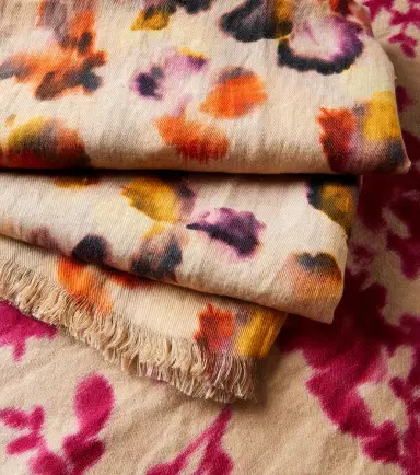 The House of Lyria Firmamento floral linen blanket | Thumbnail 3