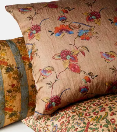 The House of Lyria Galbano floral cushion | Thumbnail 2