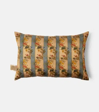The House of Lyria Elemi floral cushion | Thumbnail 2