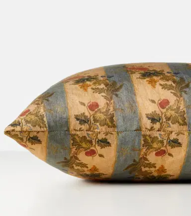 The House of Lyria Elemi floral cushion | Thumbnail 4
