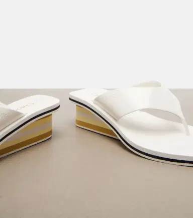 Chloe Chloé Swimming Cool patent leather thong sandals | Thumbnail 2