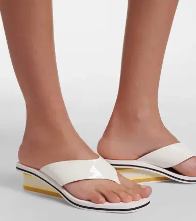 Chloe Chloé Swimming Cool patent leather thong sandals | Thumbnail 5