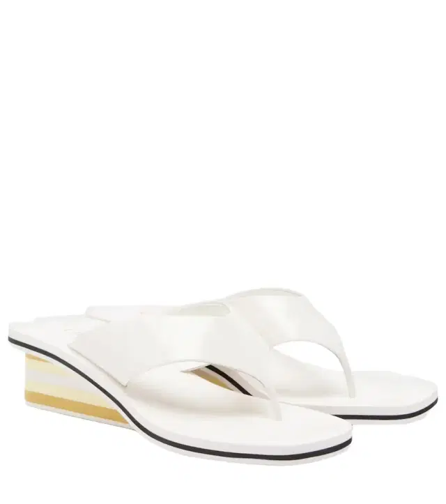 Chloe Chloé Swimming Cool patent leather thong sandals