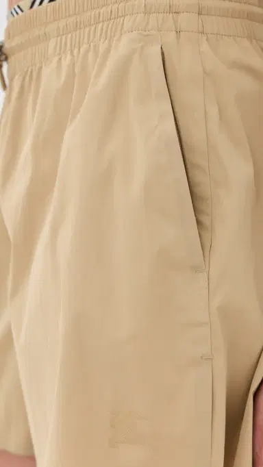 Burberry Astra Shorts Beige | Thumbnail 6 Burberry Astra Shorts Beige | Thumbnail 6
