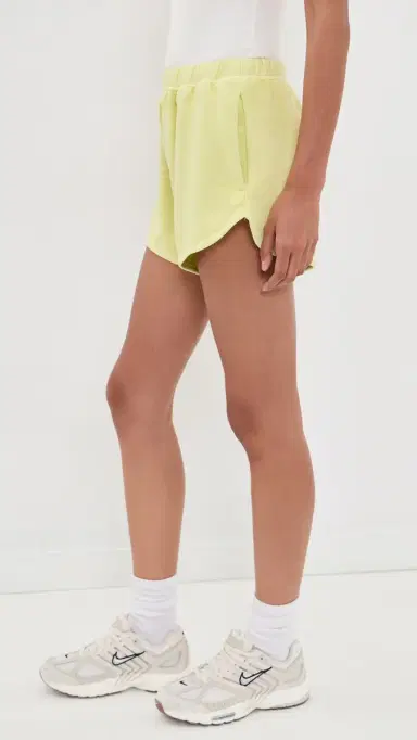 Beyond Yoga Fade Out Mid Rise Shorts Washed Electric Lime L | Thumbnail 4