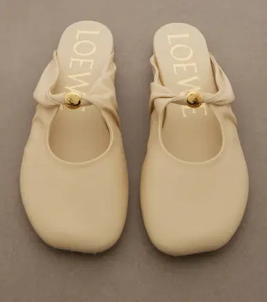 Loewe Pebble Soft leather mules | Thumbnail 3