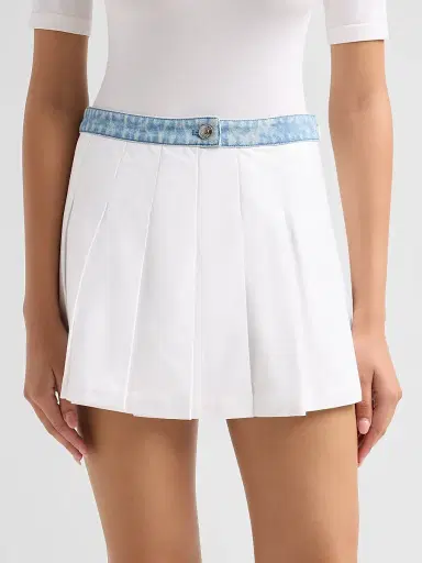 SEROYA Women's Kelsie Pleated Mini Skirt - White Coastline | Thumbnail 5