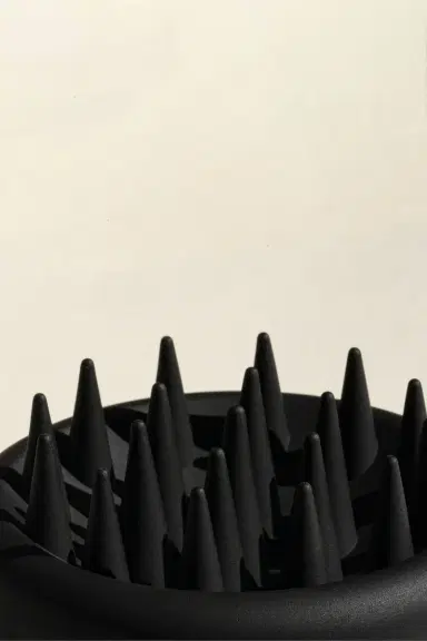 REVERIE Buff Massaging Scalp Brush | Thumbnail 4