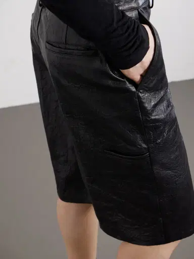 Rick Owens Straight-Leg Full-Grain Leather Shorts - Men | Thumbnail 5
