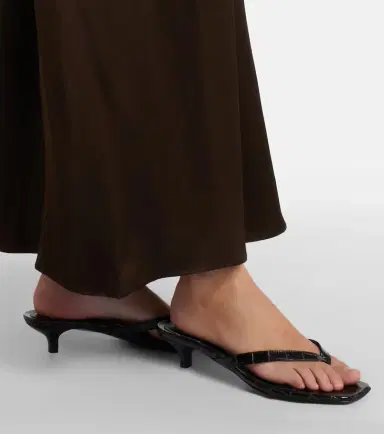 TOTEME Croc-effect leather thong sandals | Thumbnail 6