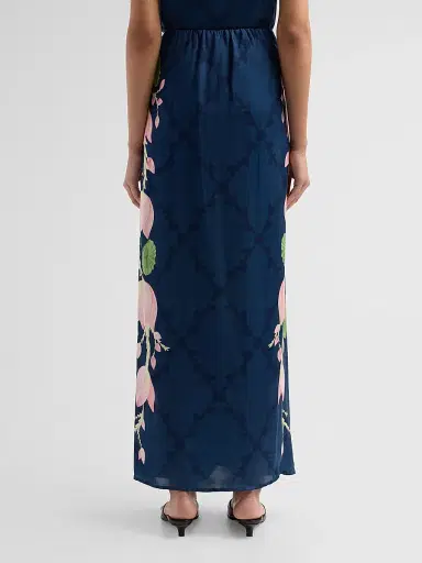 VERANDAH Women's Ammama Hand-Draped Lotus Skirt - Navy Lotus And Linear Panel - Size XL | Thumbnail 3