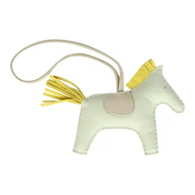 HERMÈS Hermes Rodeo Bag Charm MM Vert Fizz, Lime, Craie Milo Lambskin | Thumbnail 2