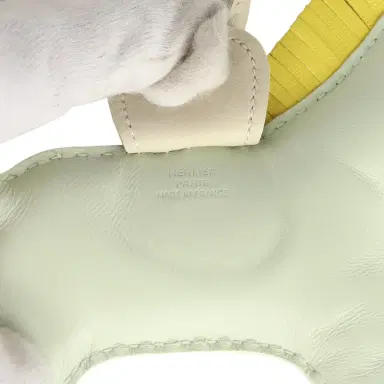 HERMÈS Hermes Rodeo Bag Charm MM Vert Fizz, Lime, Craie Milo Lambskin | Thumbnail 3