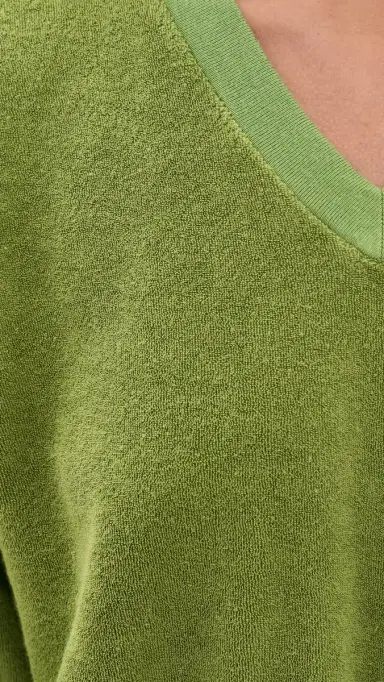 ÉTERNE Cropped V Neck Sweatshirt Fern S | Thumbnail 6