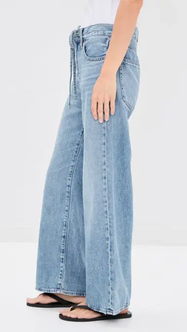 Madewell The Petite Ultimate Wide-Leg Jean in Airy Denim in | Thumbnail 4 Madewell The Petite Ultimate Wide-Leg Jean in Airy Denim in | Thumbnail 4
