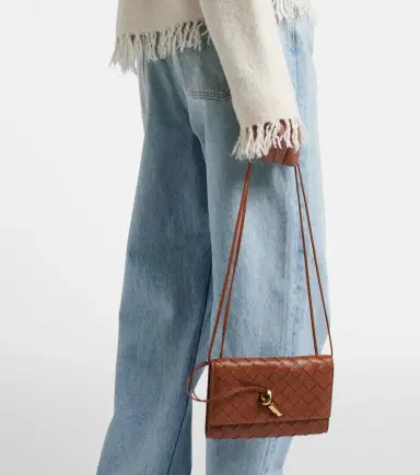 Bottega Veneta Andiamo Intrecciato leather pouch | Thumbnail 5