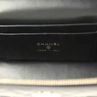 Chanel Chanel Top Handle Long Vanity Case with Chain Black Shiny Caviar Light Gold Hardware | Thumbnail 10