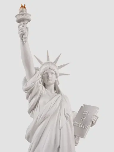 Lladro 250th Anniversary Statue Of Liberty - White | Thumbnail 3 Lladro 250th Anniversary Statue Of Liberty - White | Thumbnail 3